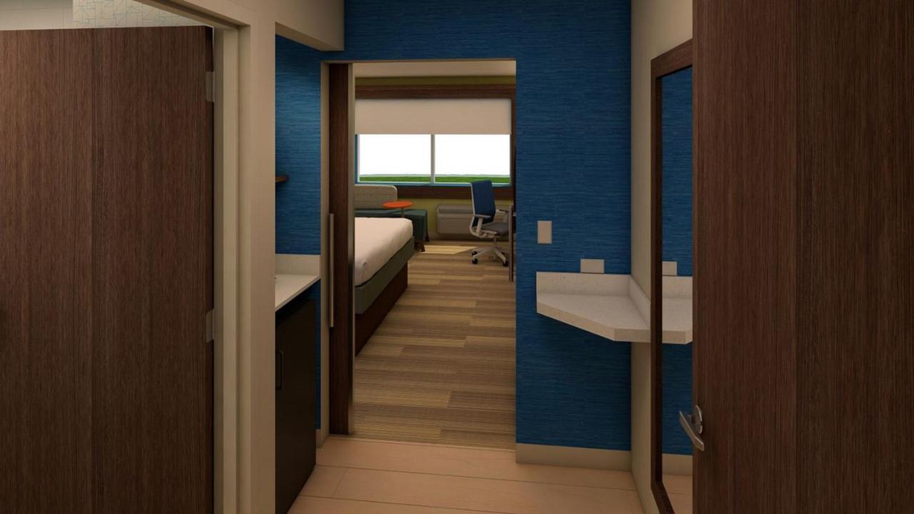Holiday Inn Express & Suites - Madison West - Middleton By Ihg Экстерьер фото