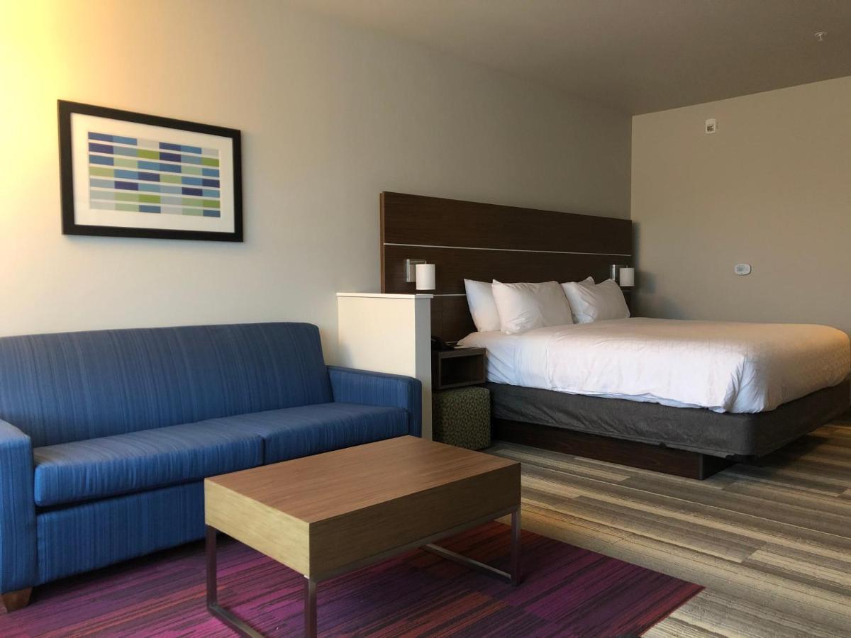 Holiday Inn Express & Suites - Madison West - Middleton By Ihg Экстерьер фото