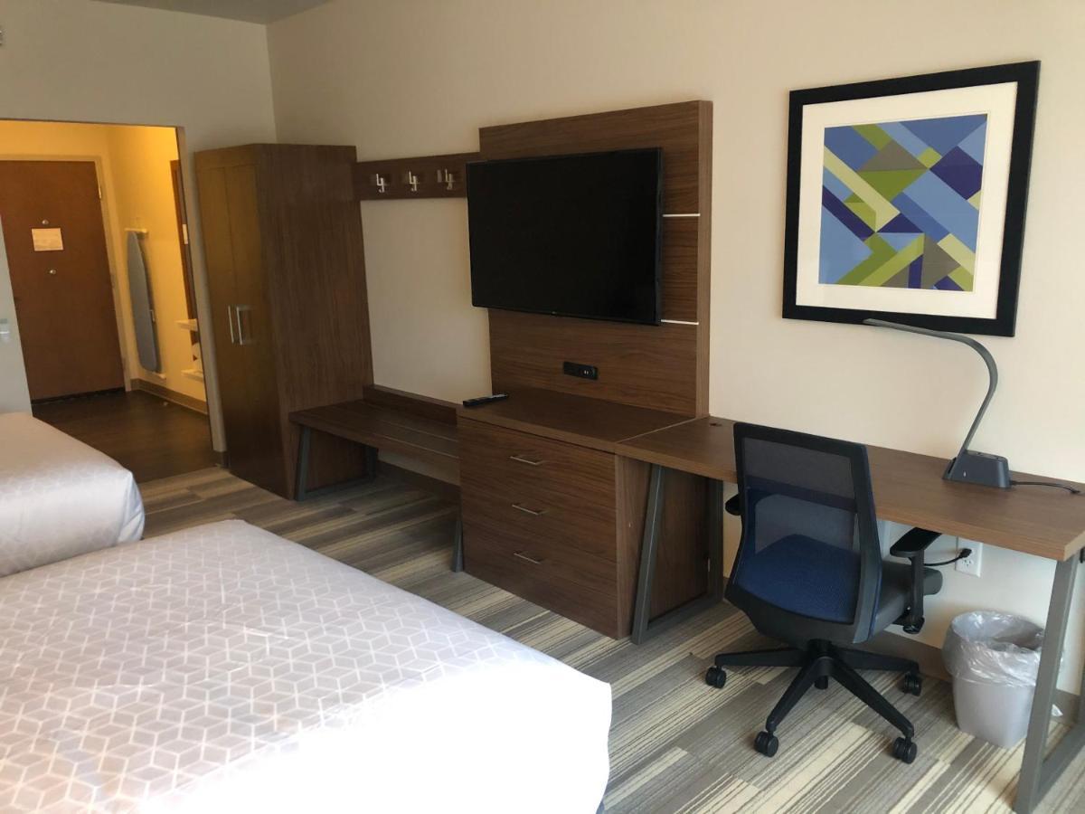 Holiday Inn Express & Suites - Madison West - Middleton By Ihg Экстерьер фото