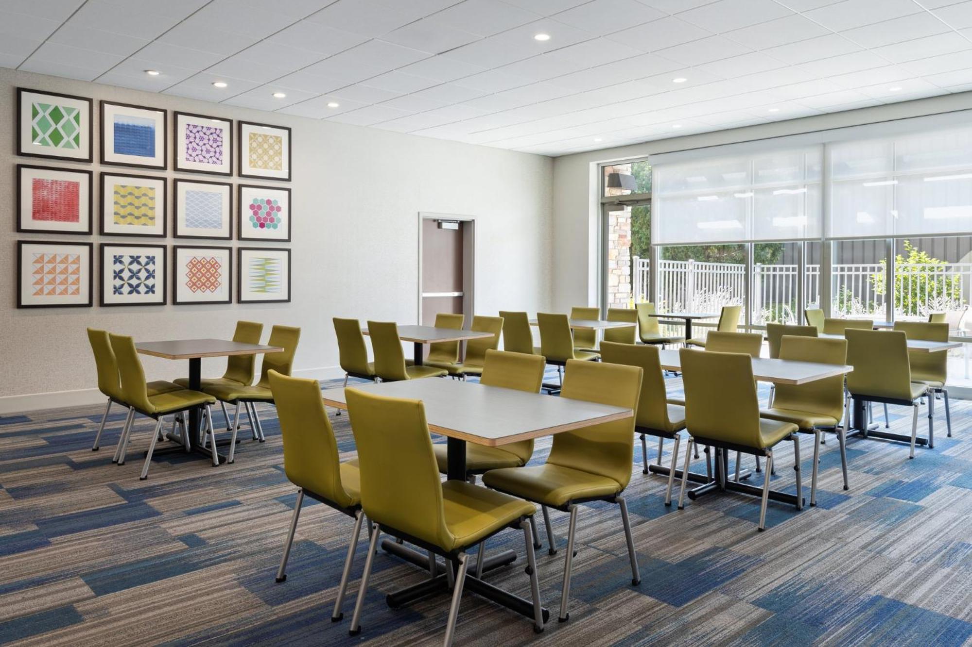 Holiday Inn Express & Suites - Madison West - Middleton By Ihg Экстерьер фото