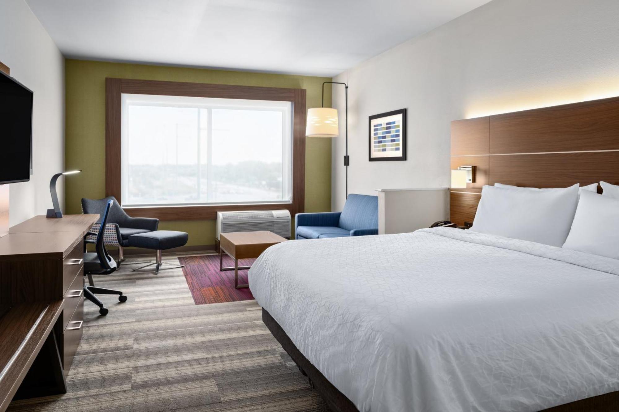 Holiday Inn Express & Suites - Madison West - Middleton By Ihg Экстерьер фото