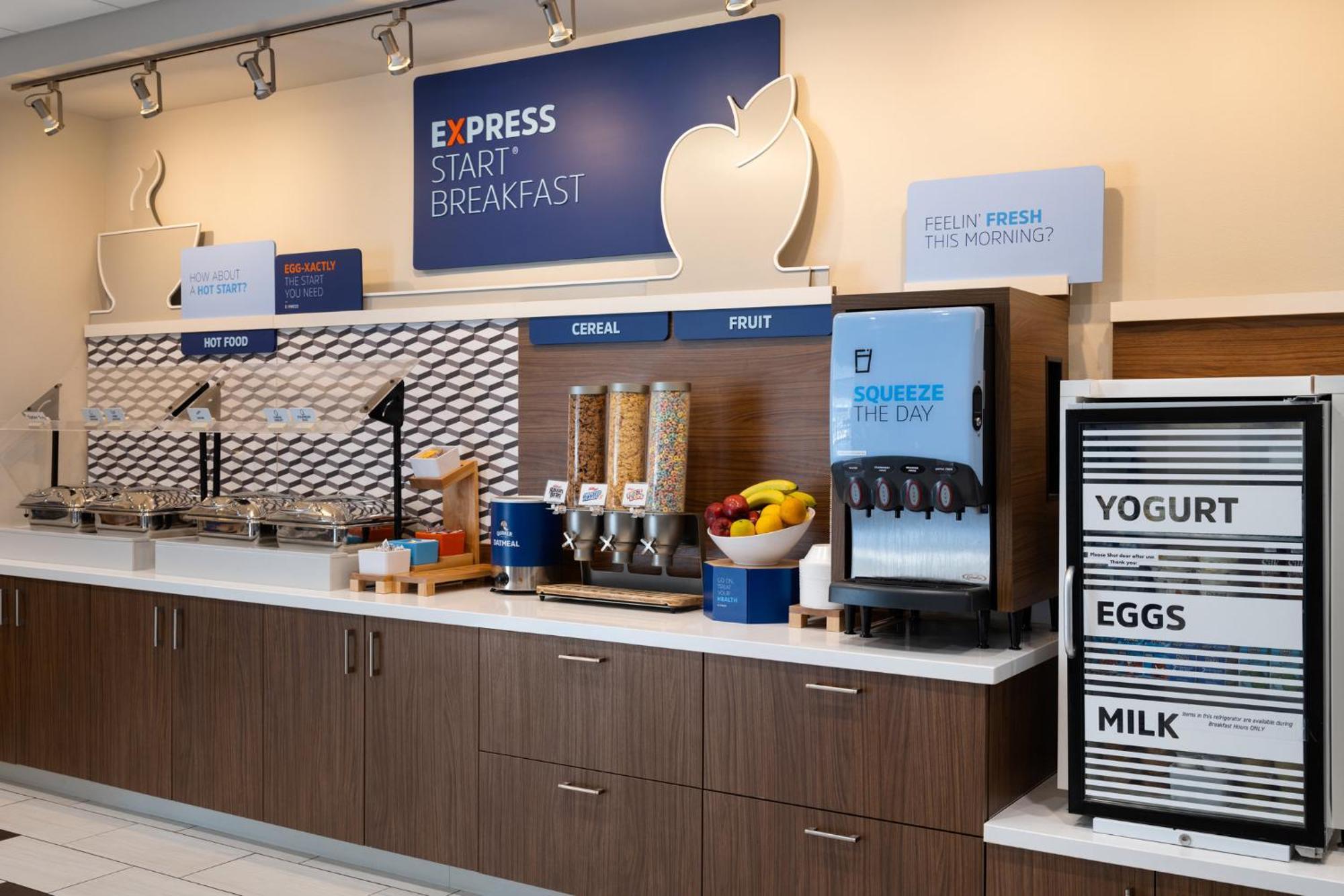 Holiday Inn Express & Suites - Madison West - Middleton By Ihg Экстерьер фото